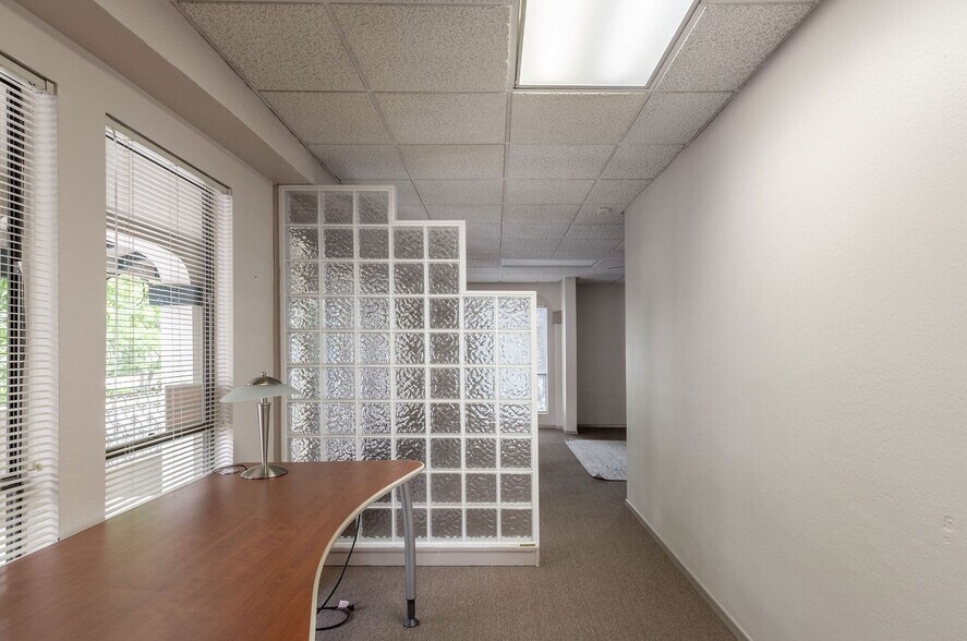 More Photos Of 1305 San Antonio St, Austin Office For Sale
