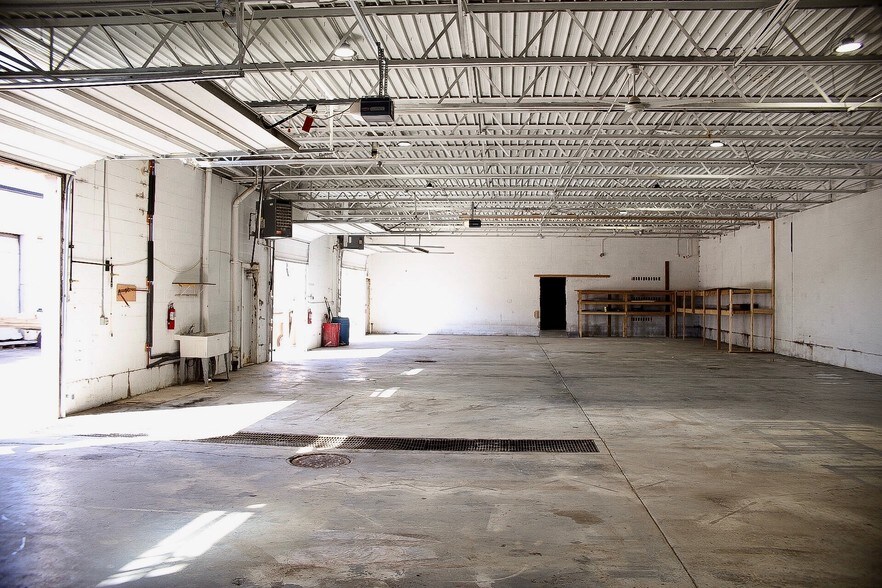More Photos Of 735 Crofton St SE, Grand Rapids Warehouse For Lease