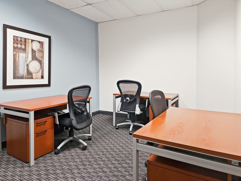 More Photos Of 9465 Counselors Row, Indianapolis Coworking Space