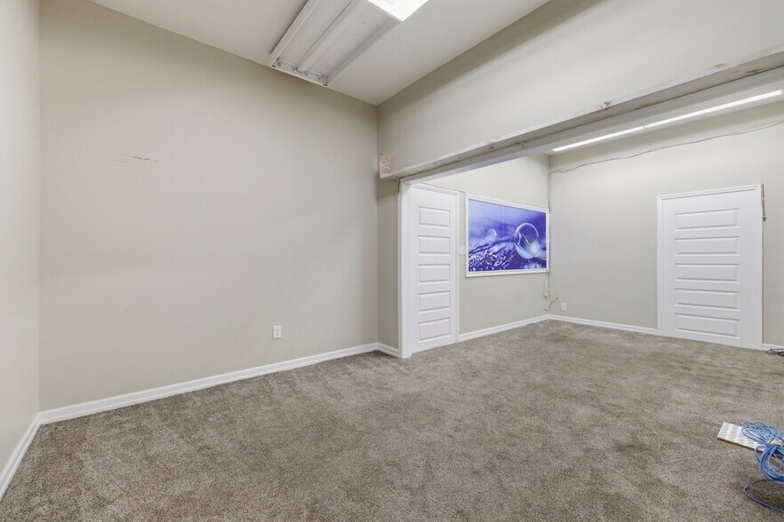 More Photos Of 325 W Main St, Lebanon Office Residential For Sale
