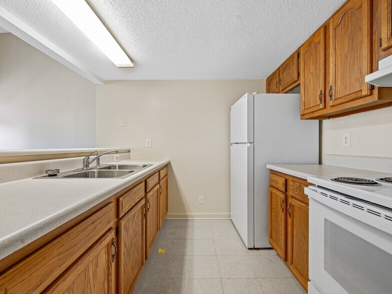 More Photos Of 58 Broadway St, Asheville Storefront Retail Residential For Sale