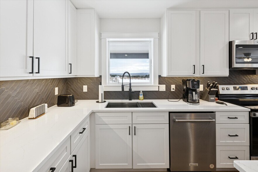 More Photos Of 8370 Lakeview Rd, Alanson Winery Vineyard For Sale