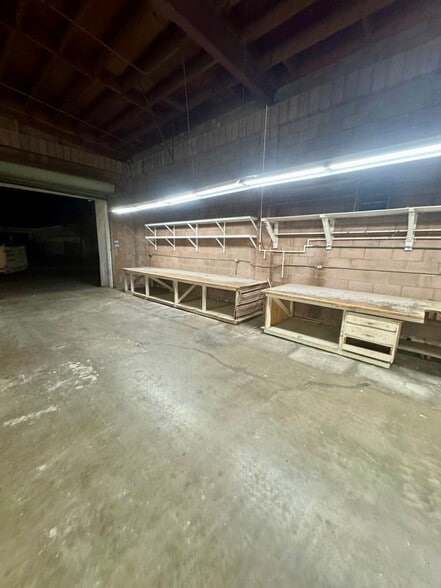More Photos Of 3226 Franklin Ave, Riverside Manufacturing For Lease