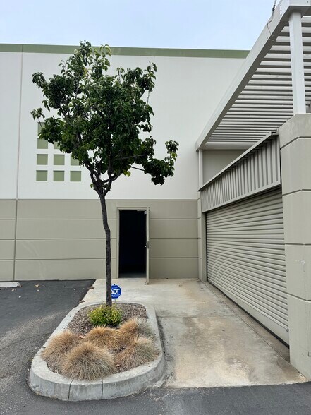 More Photos Of 758 Calle Plano, Camarillo Warehouse For Lease