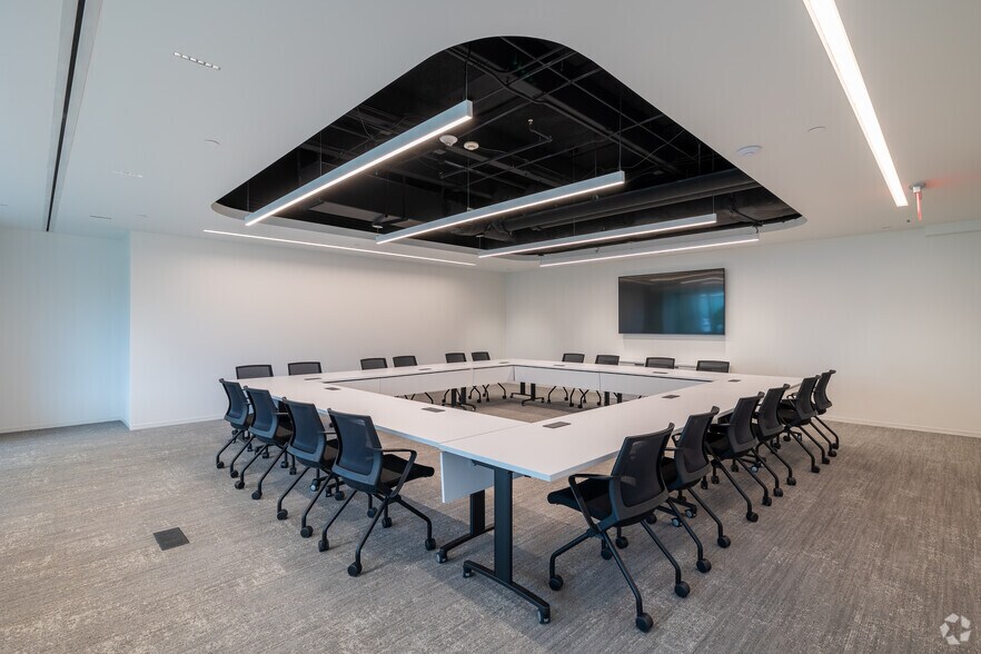 More Photos Of 500 W Cypress Creek Rd, Fort Lauderdale Office For Lease