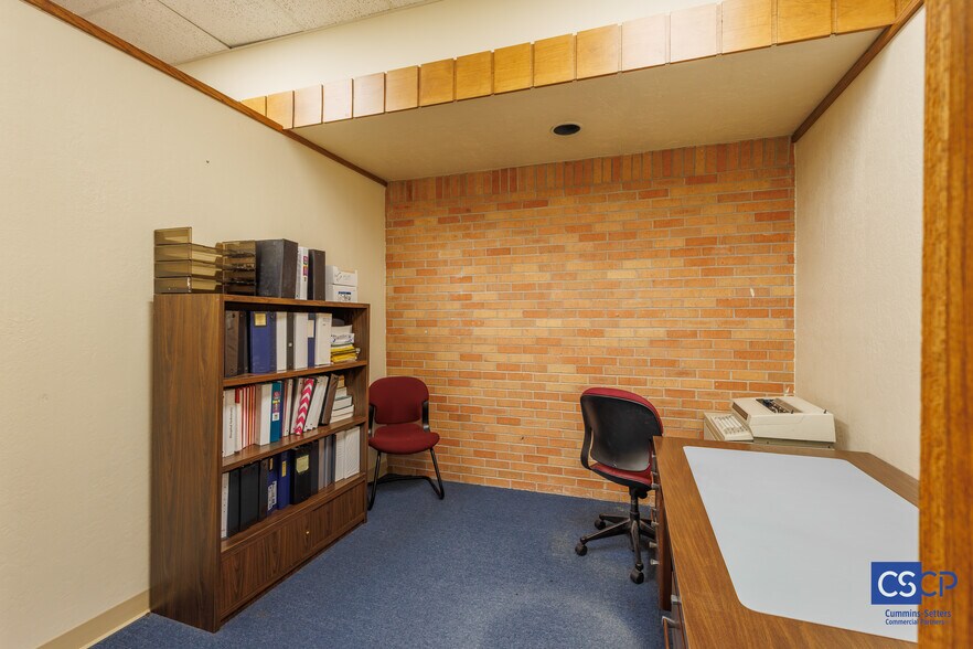 More Photos Of 855 W Ash Ave, Duncan Office For Sale