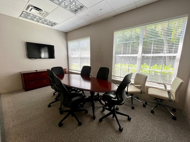More Photos Of 710 SE Ocean Blvd, Stuart Office For Lease