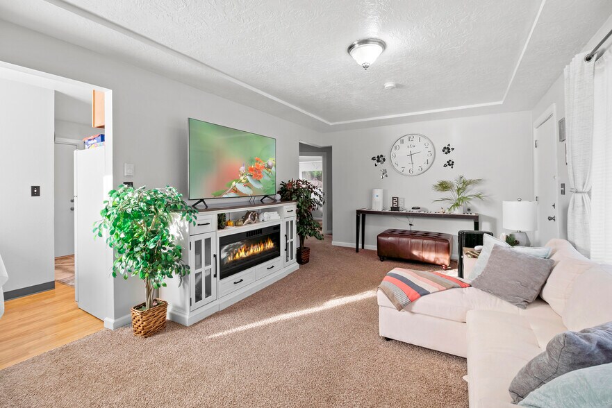 More Photos Of 12437 SW Hall Blvd, Tigard Apartments For Sale