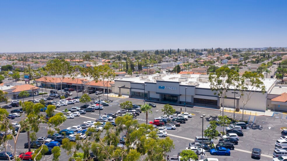 More Photos Of 12090-12146 Carson St, Hawaiian Gardens Unknown For Lease