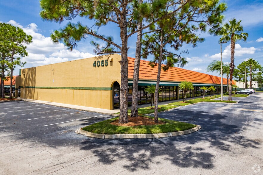 More Photos Of 4081 L B McLeod Rd, Orlando Unknown For Lease