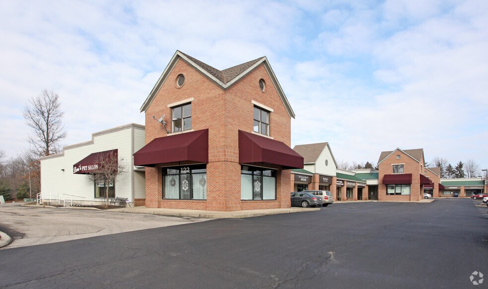 More Photos Of 120-180 E Olentangy St, Powell Unknown For Lease