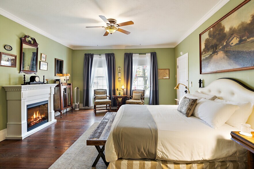 More Photos Of 240 E California St, Jacksonville Hotel For Sale