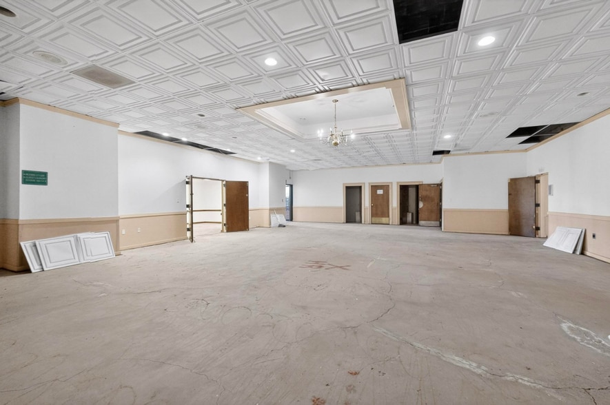 More Photos Of 1501 E Santa Fe Ave, Grants Hotel For Sale