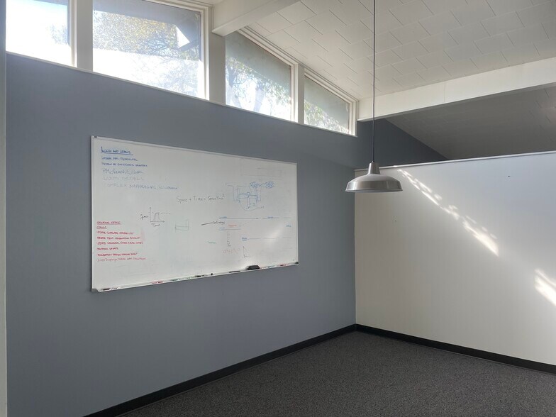 More Photos Of 6926 N Lamar Blvd, Austin Auto Repair For Lease