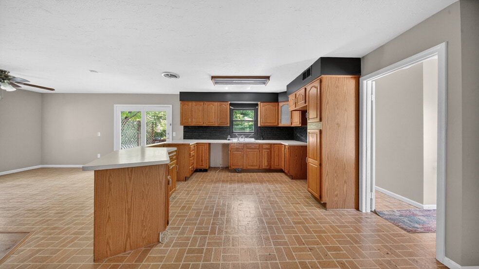 More Photos Of 29369 Lorain Rd, North Olmsted Flex For Sale