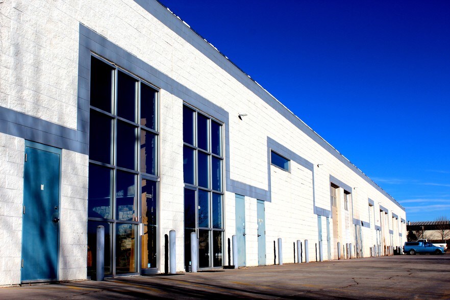 More Photos Of 2531 W 62nd Ct, Denver Warehouse For Lease