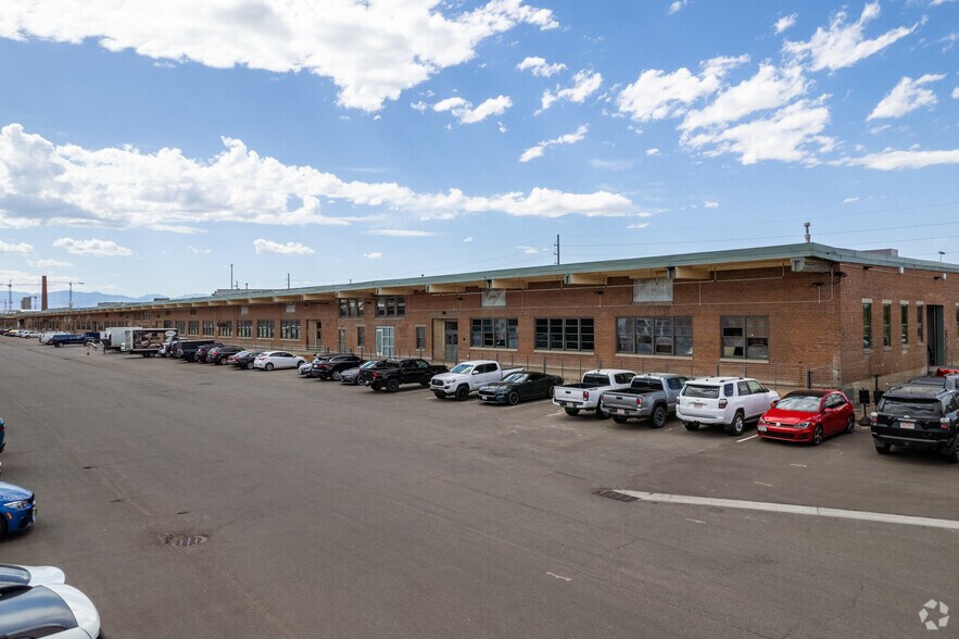 More Photos Of 3857-3893 N Steele St, Denver Flex For Sale