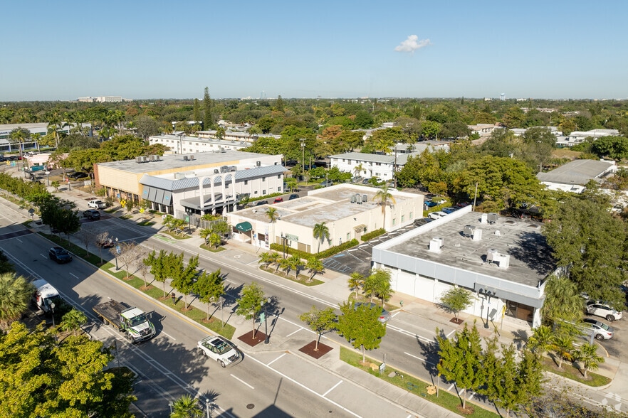 More Photos Of 2455 Hollywood Blvd, Hollywood Office For Lease