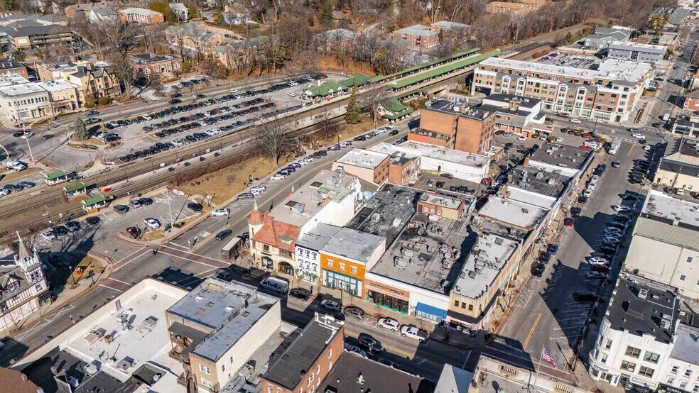 More Photos Of 1 E Ridgewood Ave, Ridgewood Storefront Retail Office For Lease