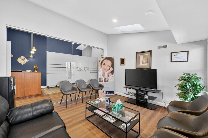 More Photos Of 10130-10134 Colvin Run Rd, Great Falls Medical For Lease