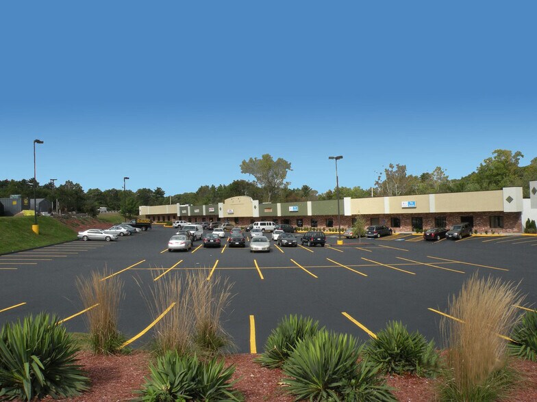 Primary Photo Of 15-21 N Main St, Bellingham Unknown For Lease