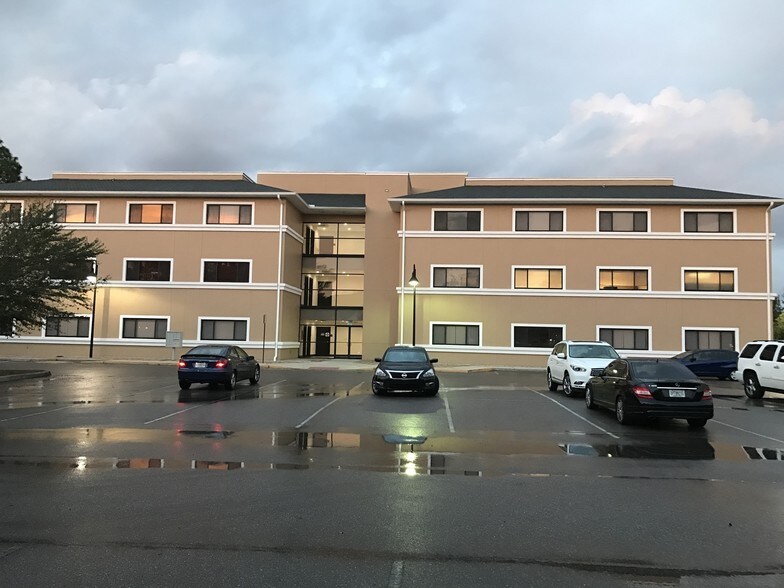 More Photos Of 1490 Sunshadow Dr, Casselberry Loft Creative Space For Lease
