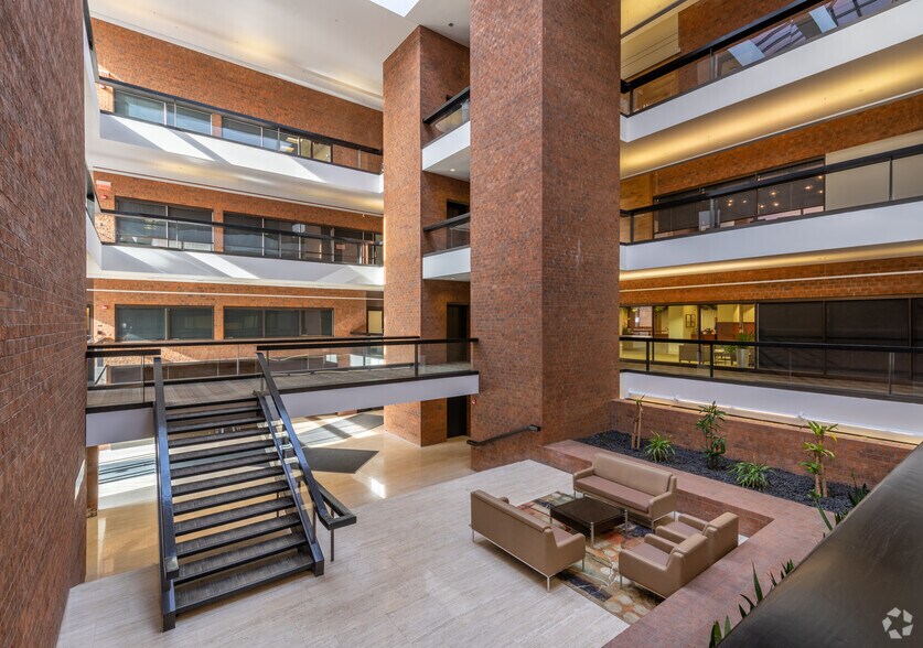 More Photos Of 45 William St, Wellesley Office For Lease