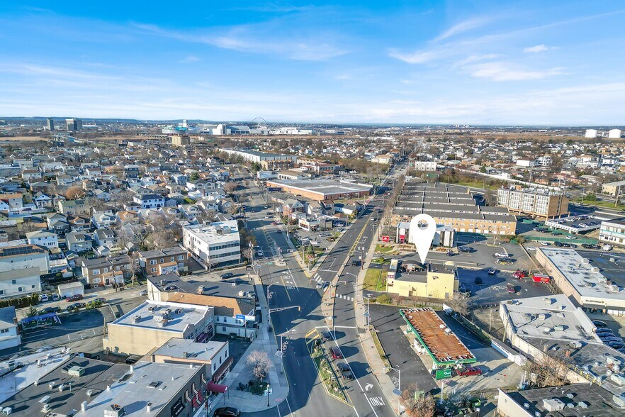 More Photos Of 1322 Paterson Plank Rd, Secaucus General Retail For Sale