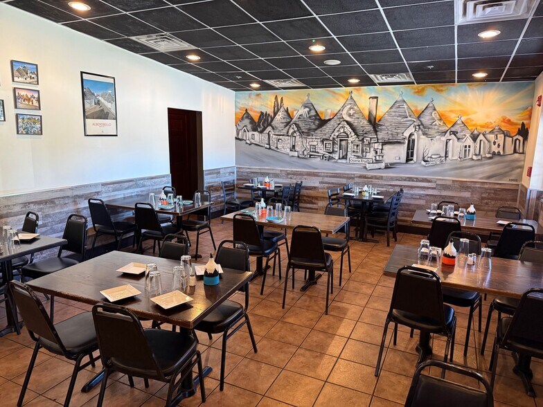 More Photos Of 210 Cedar St, St Charles Restaurant For Lease