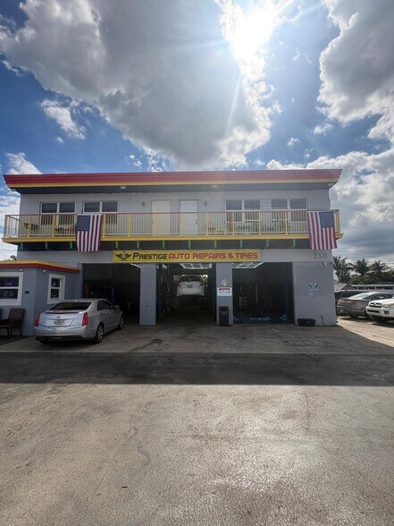 More Photos Of 250 NE 44th St, Oakland Park Auto Repair For Sale