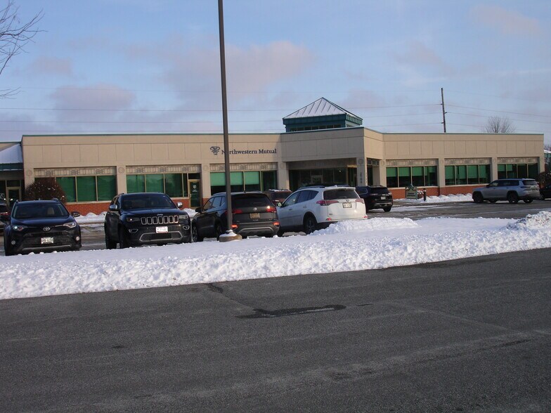 More Photos Of 2700 National Dr, Onalaska Office For Lease