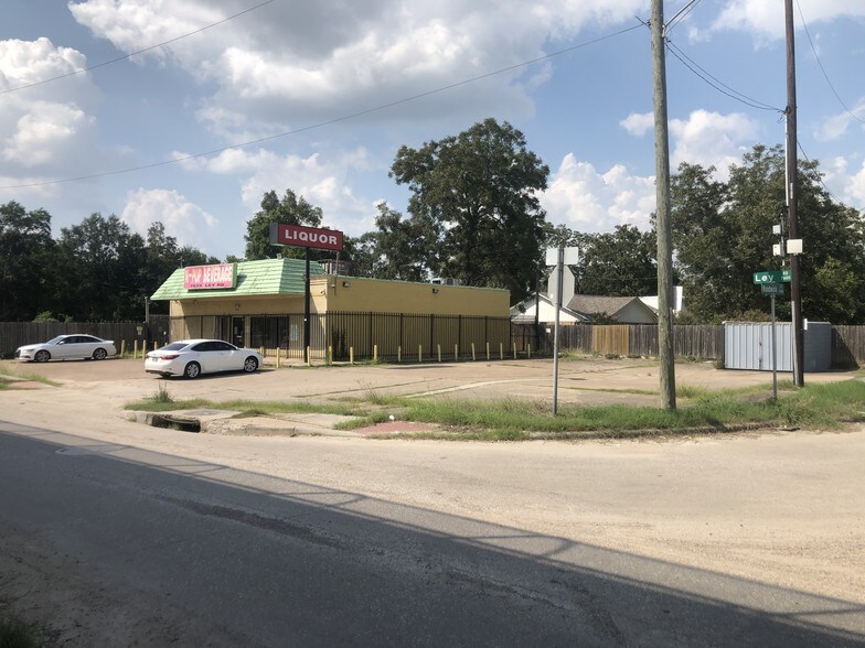 More Photos Of 7635 Ley Rd, Houston Freestanding For Sale