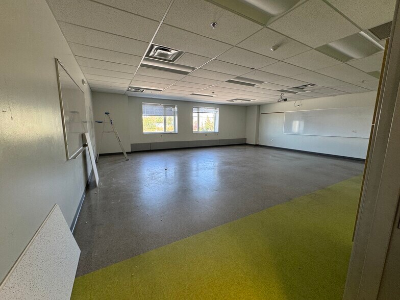 More Photos Of 1846 E 64th Ave, Anchorage Specialty For Sale