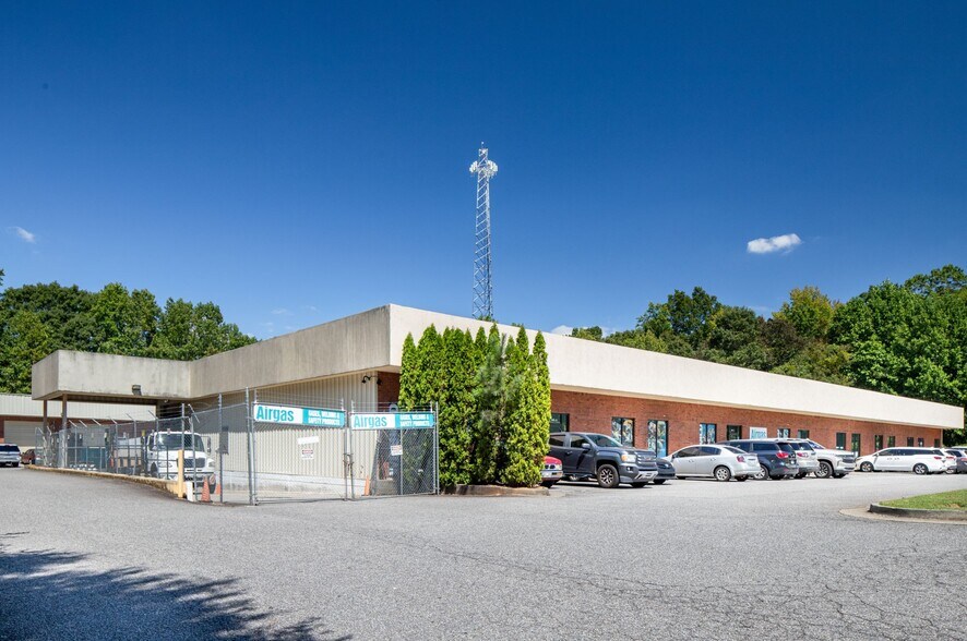 More Photos Of 1479 Ventura Dr, Cumming Light Distribution For Sale