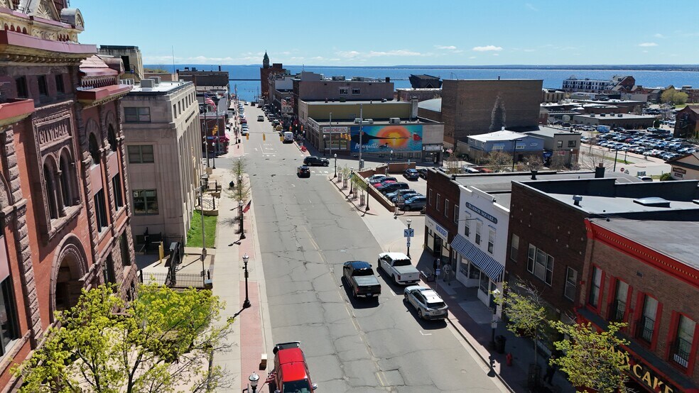 More Photos Of 221 W Washington St, Marquette Flex For Sale