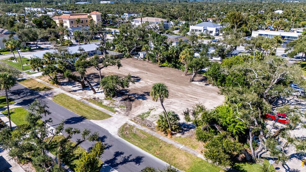 More Photos Of 641 Azalea Ln, Vero Beach Apartments For Sale