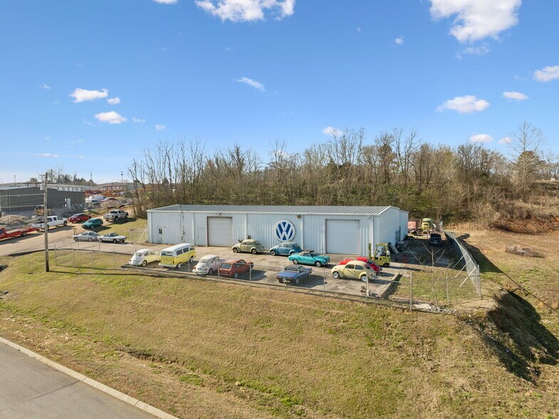 More Photos Of 2501 Precast Dr, Columbia Warehouse For Sale