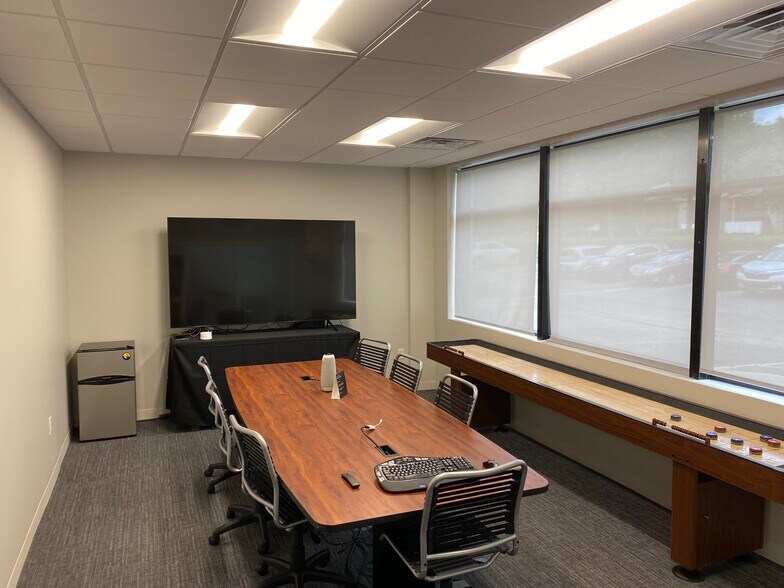 More Photos Of 6801 Falls of Neuse Rd, Raleigh Office For Lease