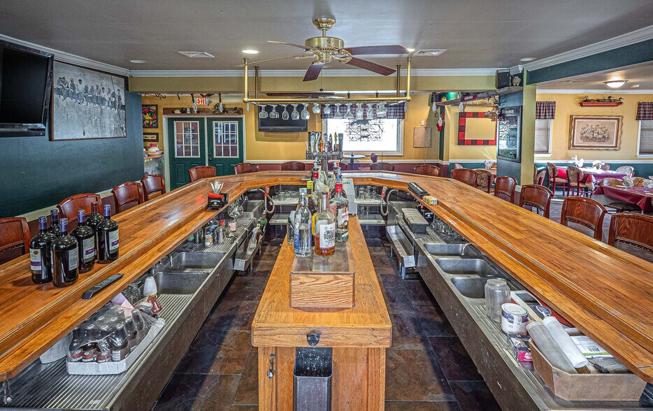 More Photos Of 923 State Route 32, Highland Mills Restaurant For Lease
