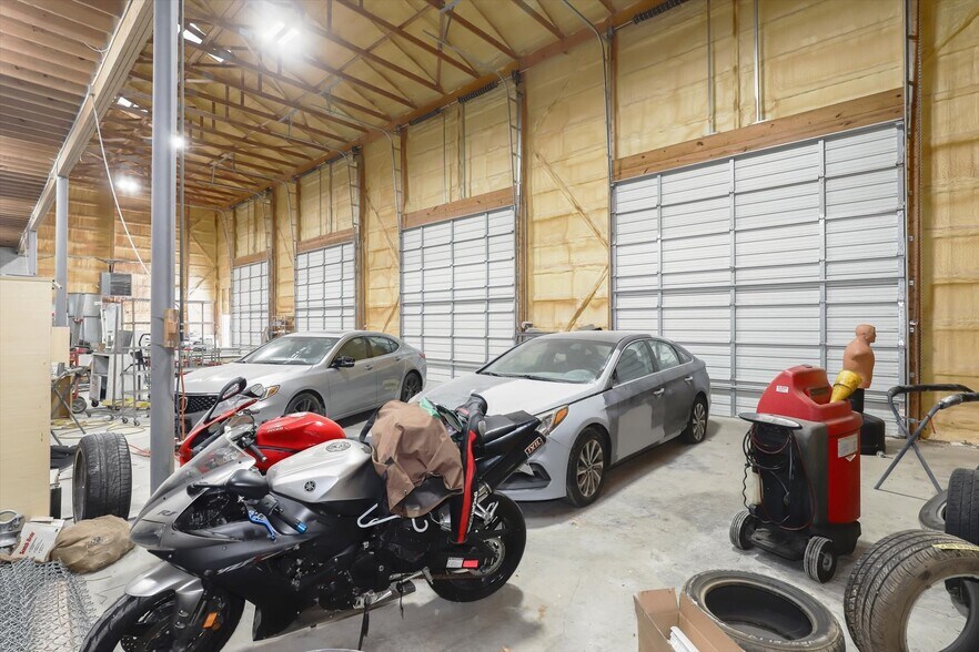 More Photos Of 4028 Hanover Pike, Manchester Auto Repair For Sale