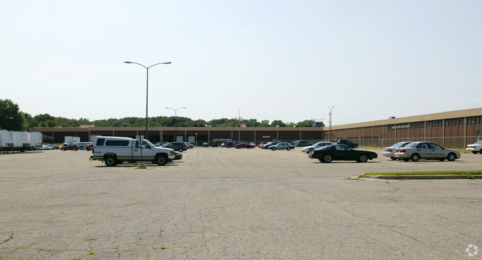 More Photos Of 2929 32nd St SE, Kentwood Manufacturing For Lease