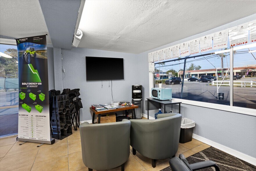 More Photos Of 10310 66th St N, Pinellas Park Auto Dealership For Sale