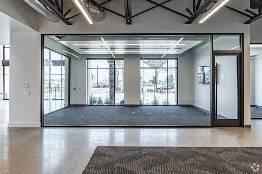 More Photos Of 4416 Azusa Canyon Rd, Irwindale Distribution For Lease