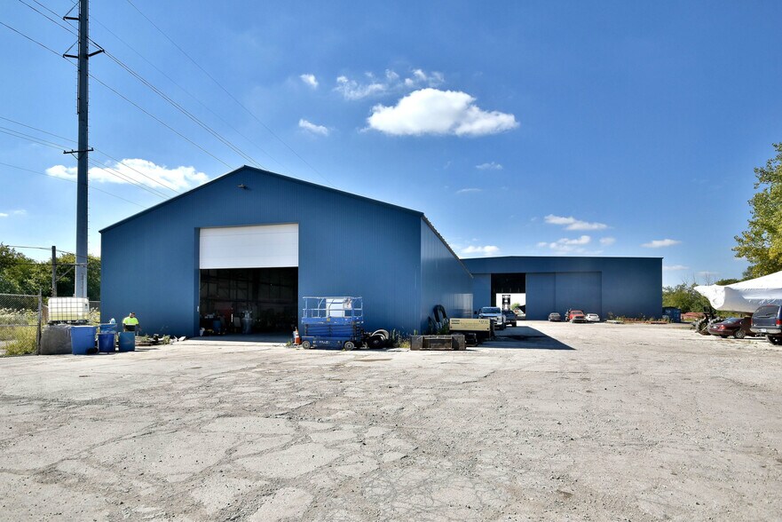 More Photos Of 5700 41st, Forest View Sports And Entertainment For Sale