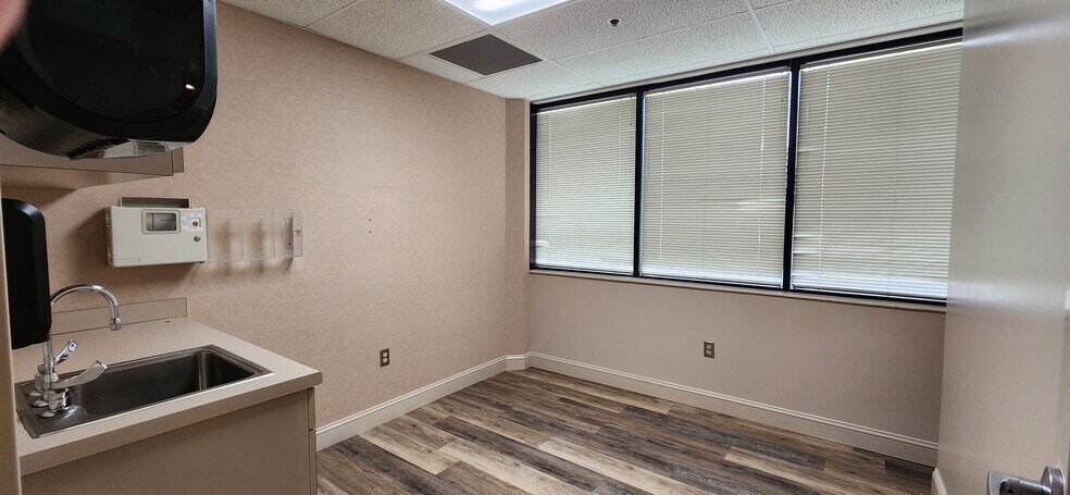 More Photos Of 200 Arh Ln, Low Moor Hospital For Sale