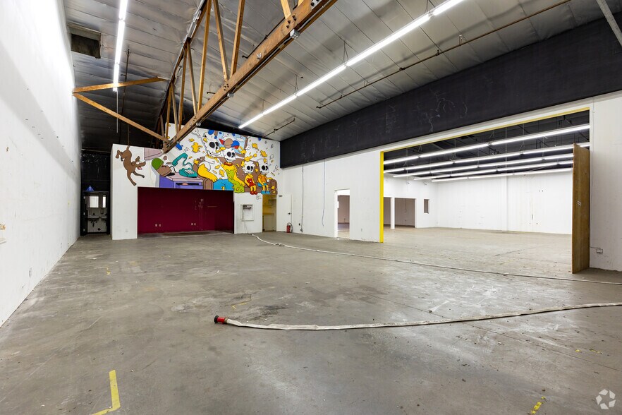 More Photos Of 3049 La Cienega Blvd, Culver City Warehouse For Lease