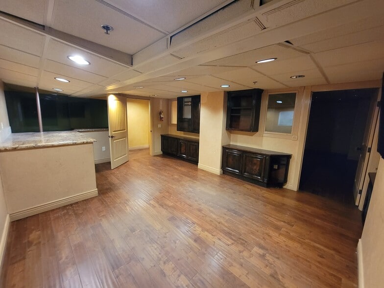More Photos Of 7500 Arroyo Cir, Gilroy Light Distribution For Sale