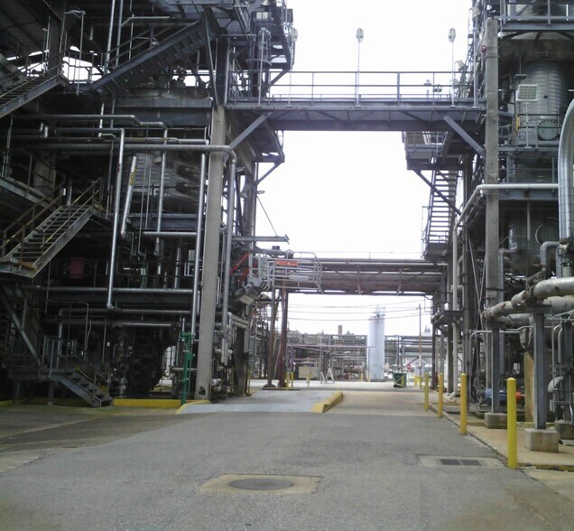 More Photos Of 12650 U.S. 43 Hwy, Axis Manufacturing For Sale