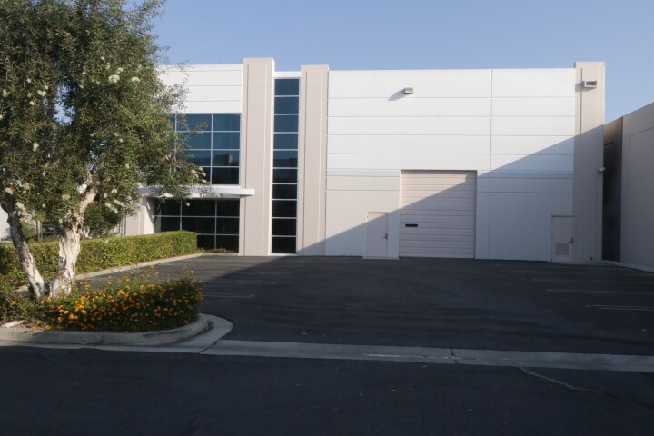 More Photos Of 2816 Columbia St, Torrance Light Distribution For Lease