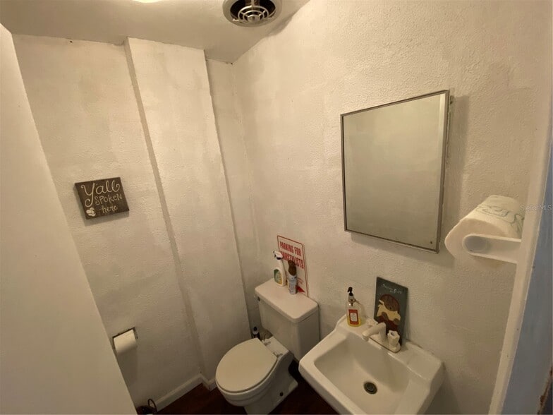 More Photos Of 207 N Scenic Hwy, Frostproof General Retail For Sale